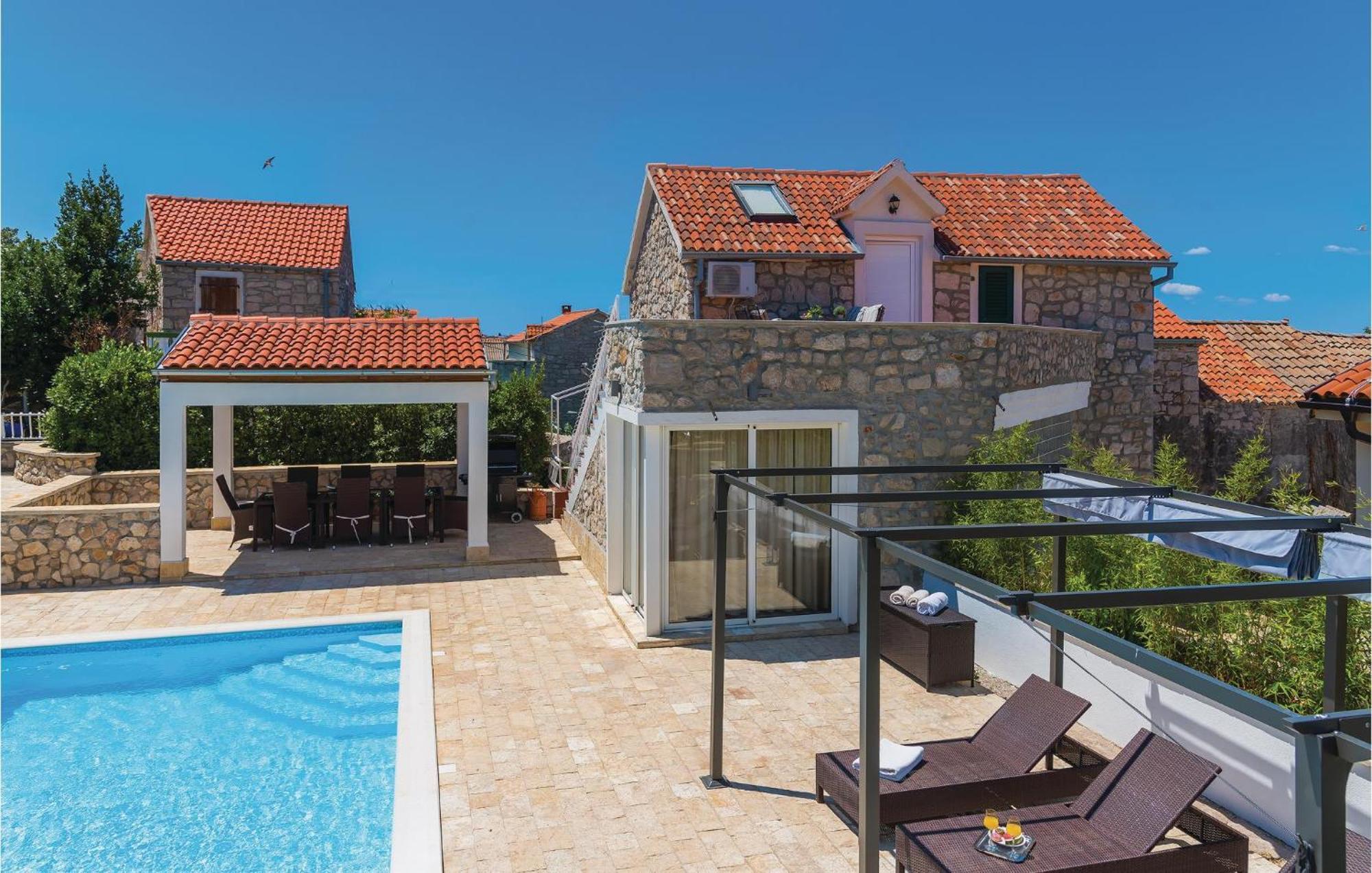 Stunning Home In Betina With Kitchen Exterior photo